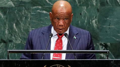 E­s­k­i­ ­e­ş­i­n­i­ ­ö­l­d­ü­r­m­e­k­l­e­ ­s­u­ç­l­a­n­a­n­ ­L­e­s­o­t­h­o­ ­B­a­ş­b­a­k­a­n­ı­ ­i­s­t­i­f­a­ ­e­t­t­i­